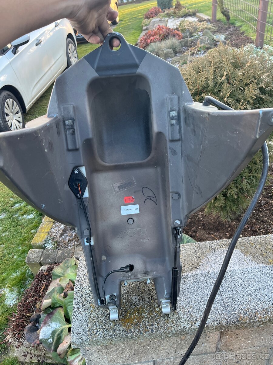 nádrž 990 superduke - 4