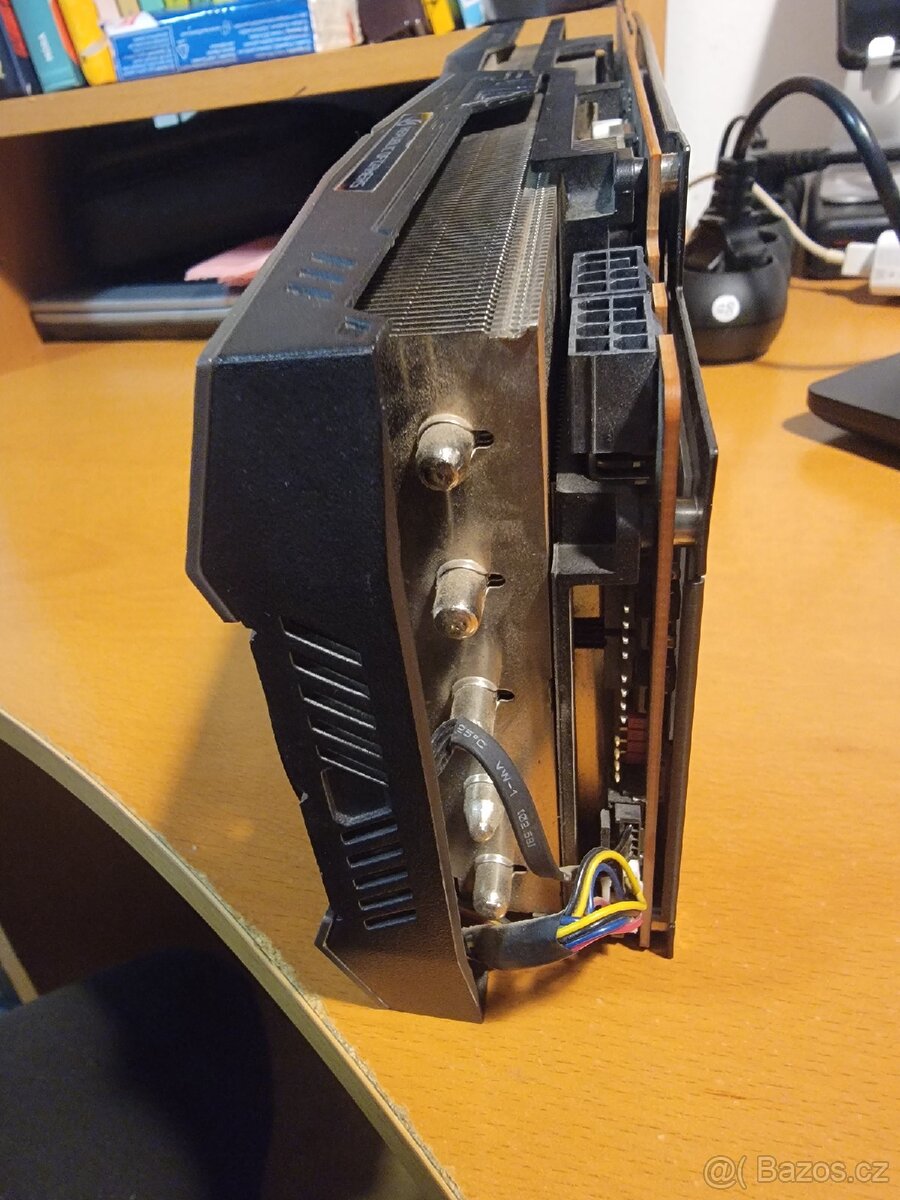 ASUS ROG Strix Gaming Radeon RX 5700 XT OC 8GB - 4