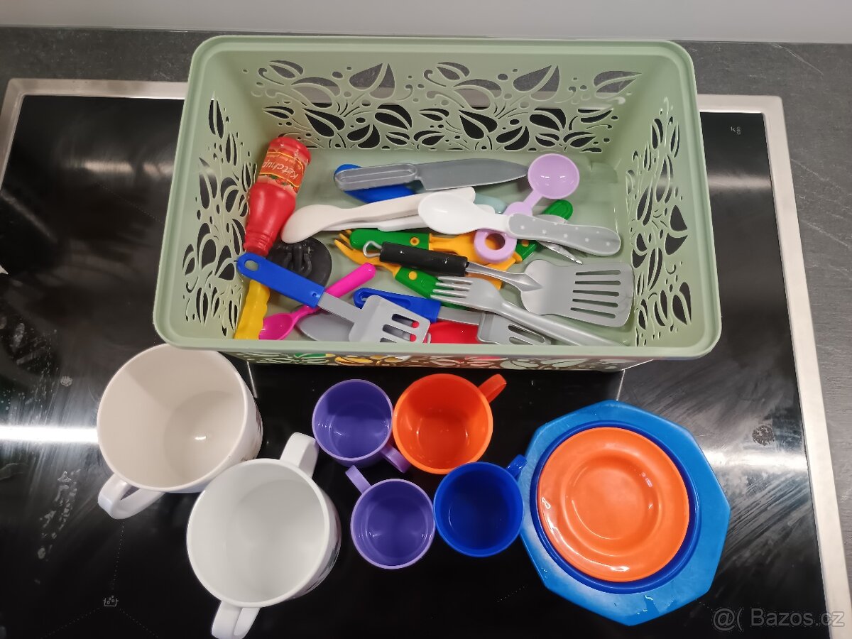 Kuchyňka s vybavenim top stav - 4