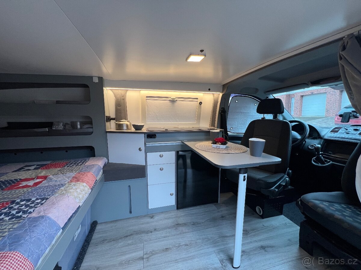 Mercedes Vito. Obytný automobil - 4