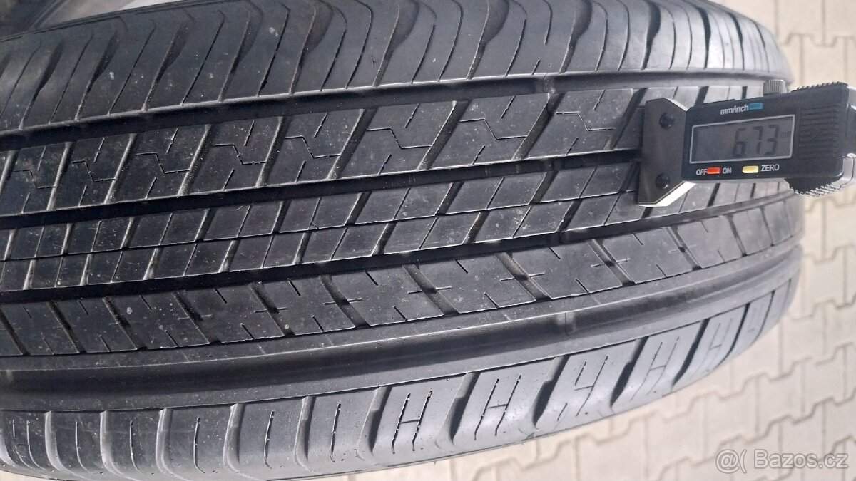 Prodám 2 x pneu Dunlop 225/60/18 - 4