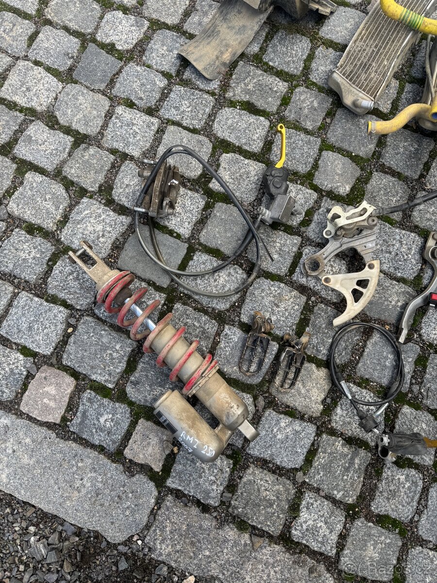 Suzuki RMZ 250 díly - 4