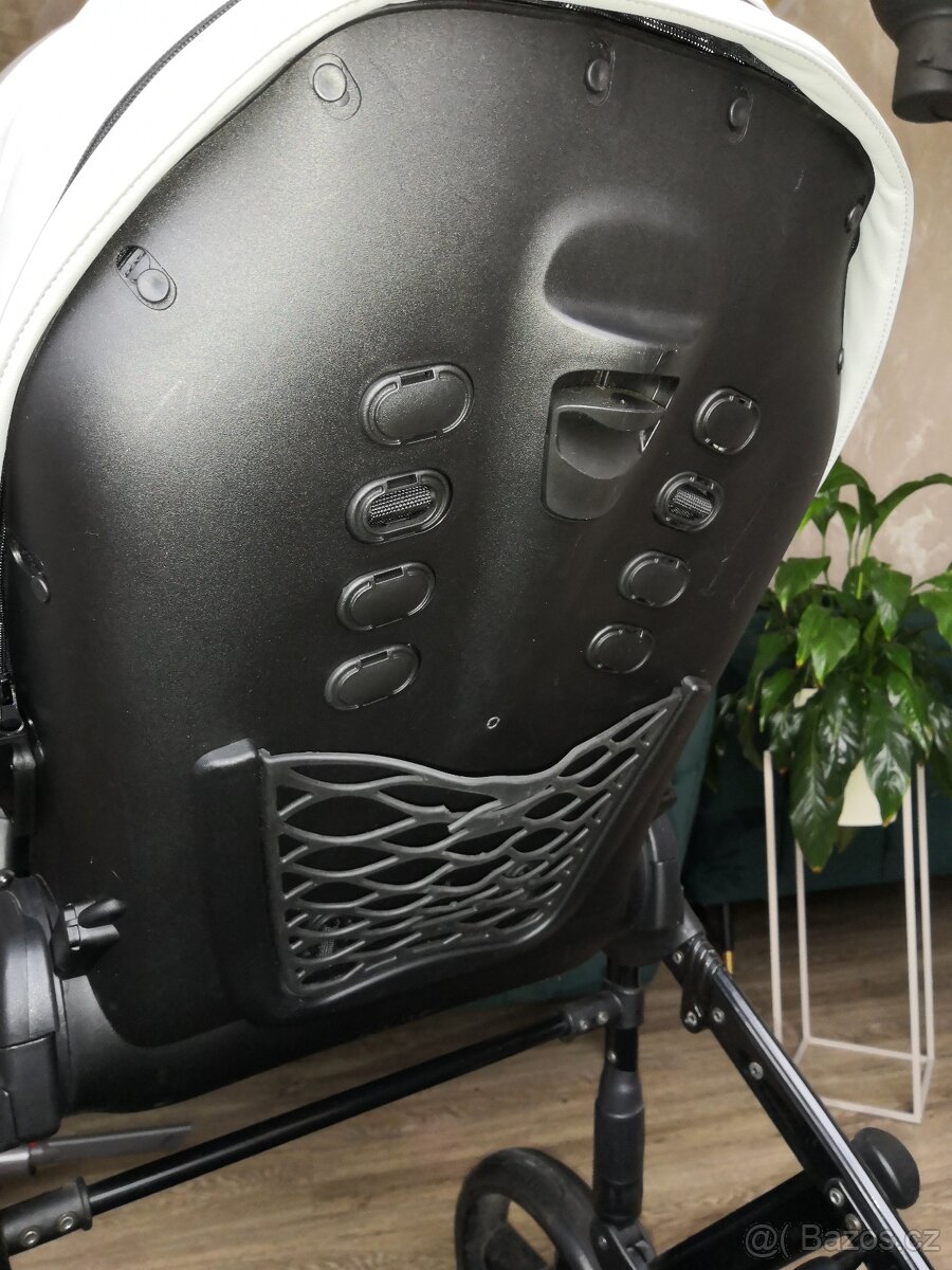 Kočárek - Junama - 4