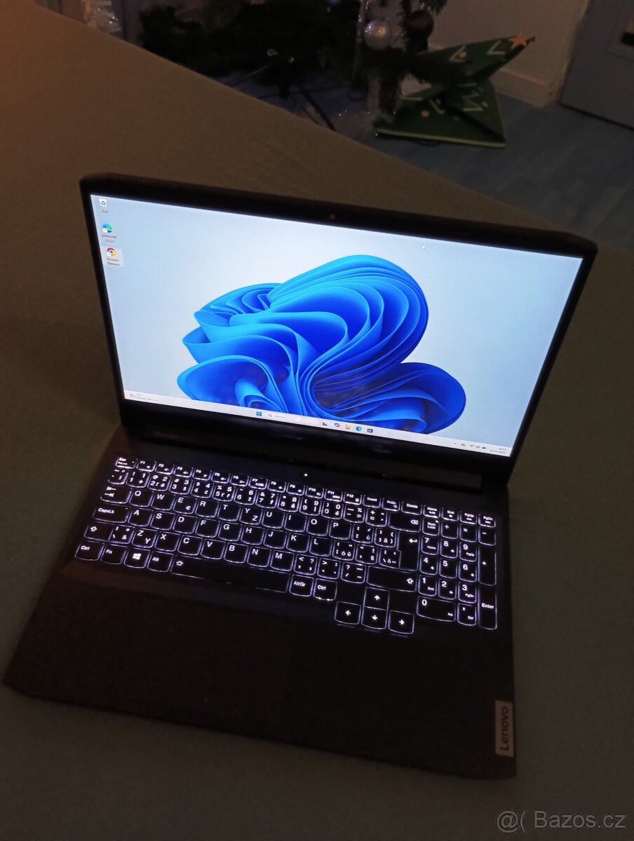 Krásné Lenovo IdeaPad Gaming 3 - 4