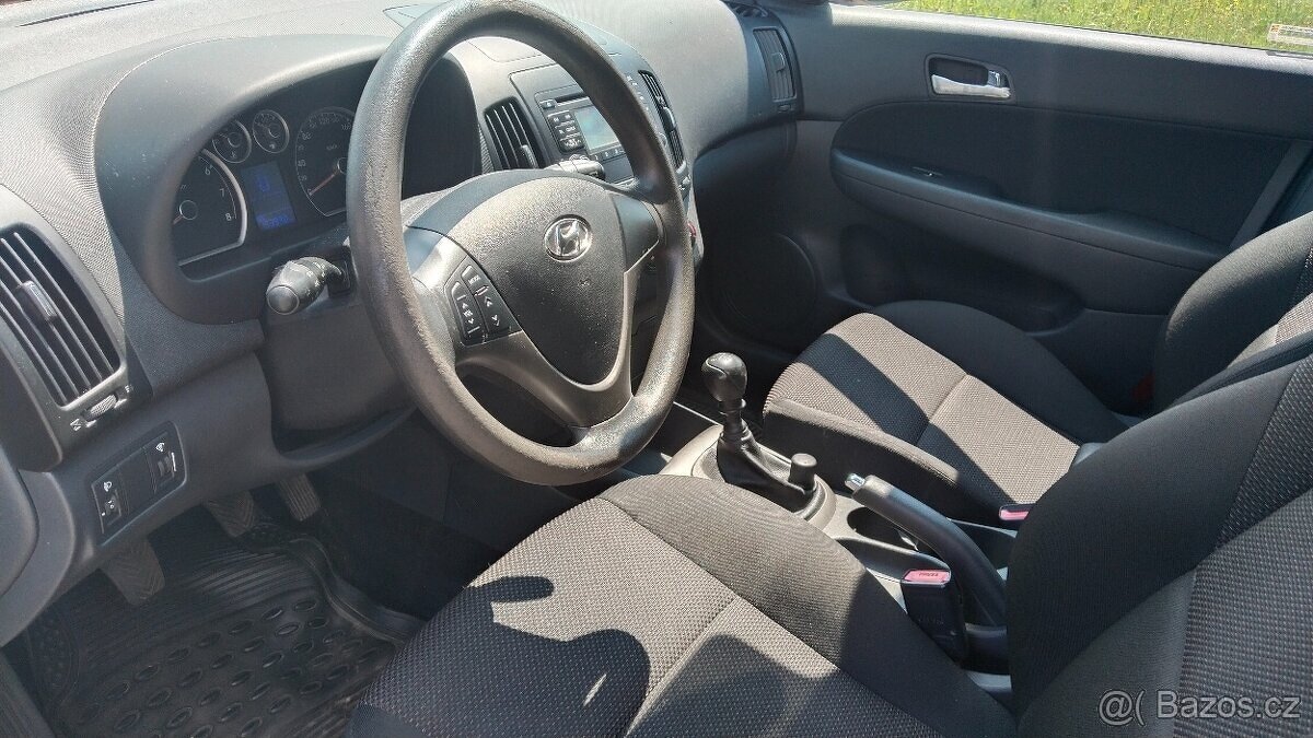 hyundai i30 1,4 16V - 4