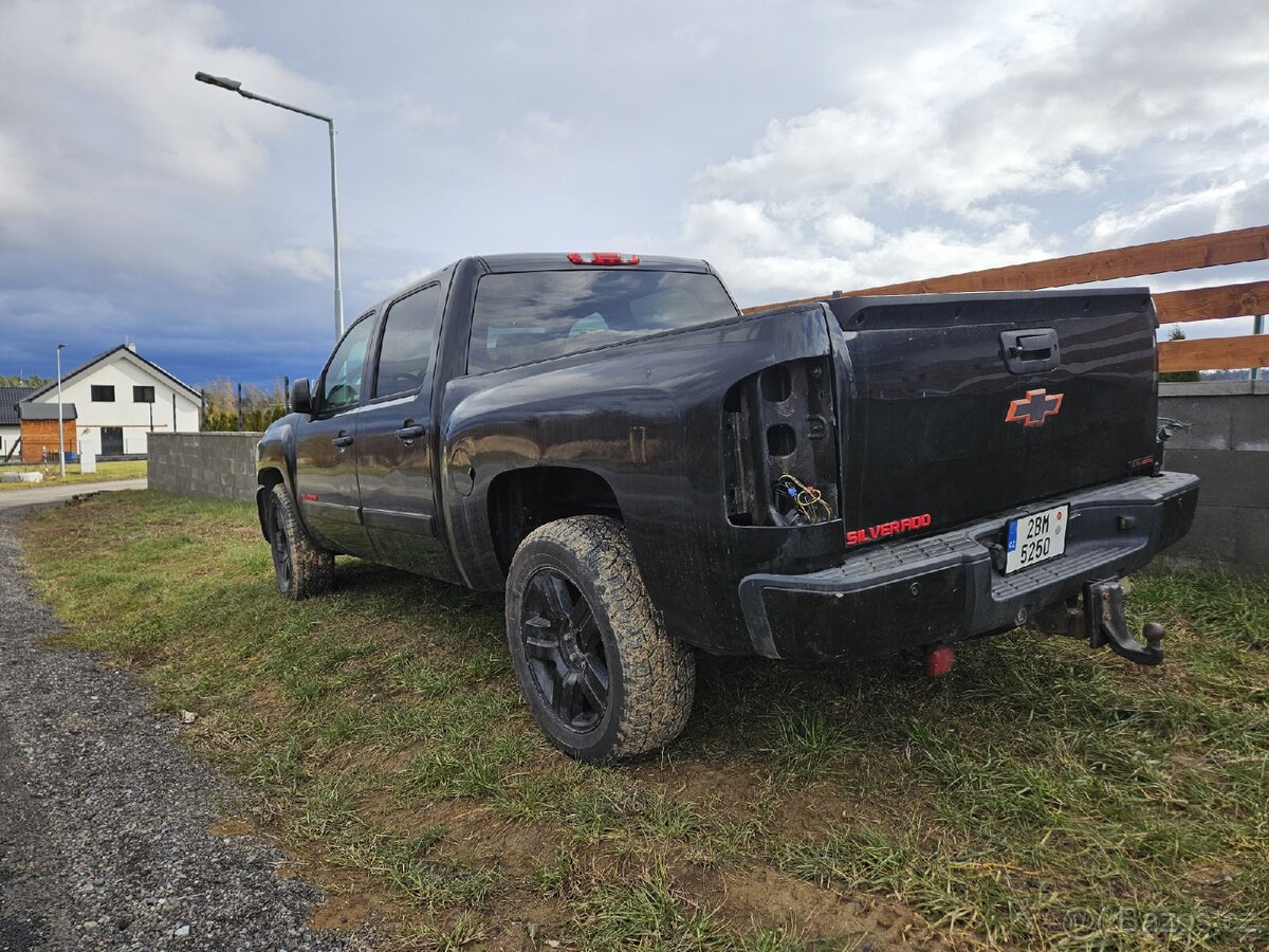Chevrolet Silverado - 4