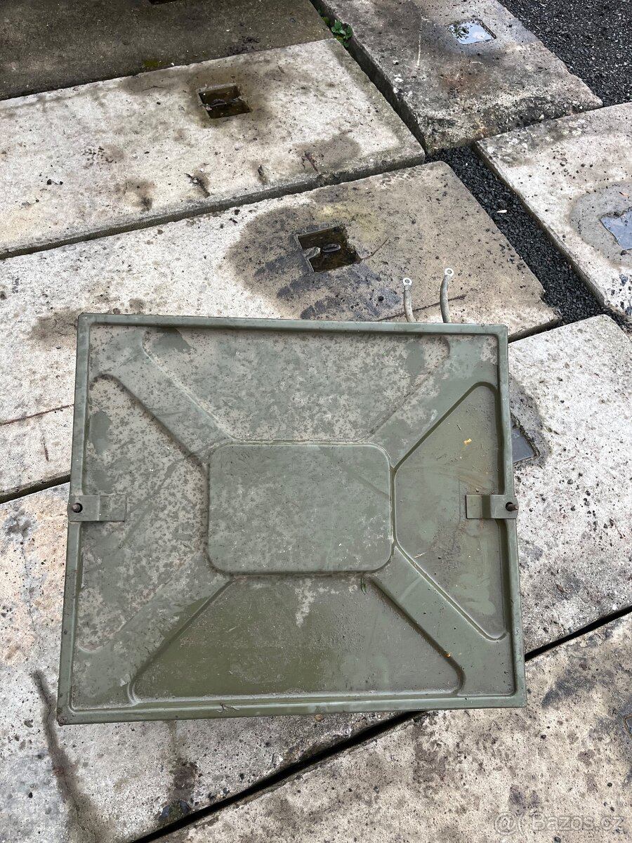 Praga V3S - bateriový kastlík - 4