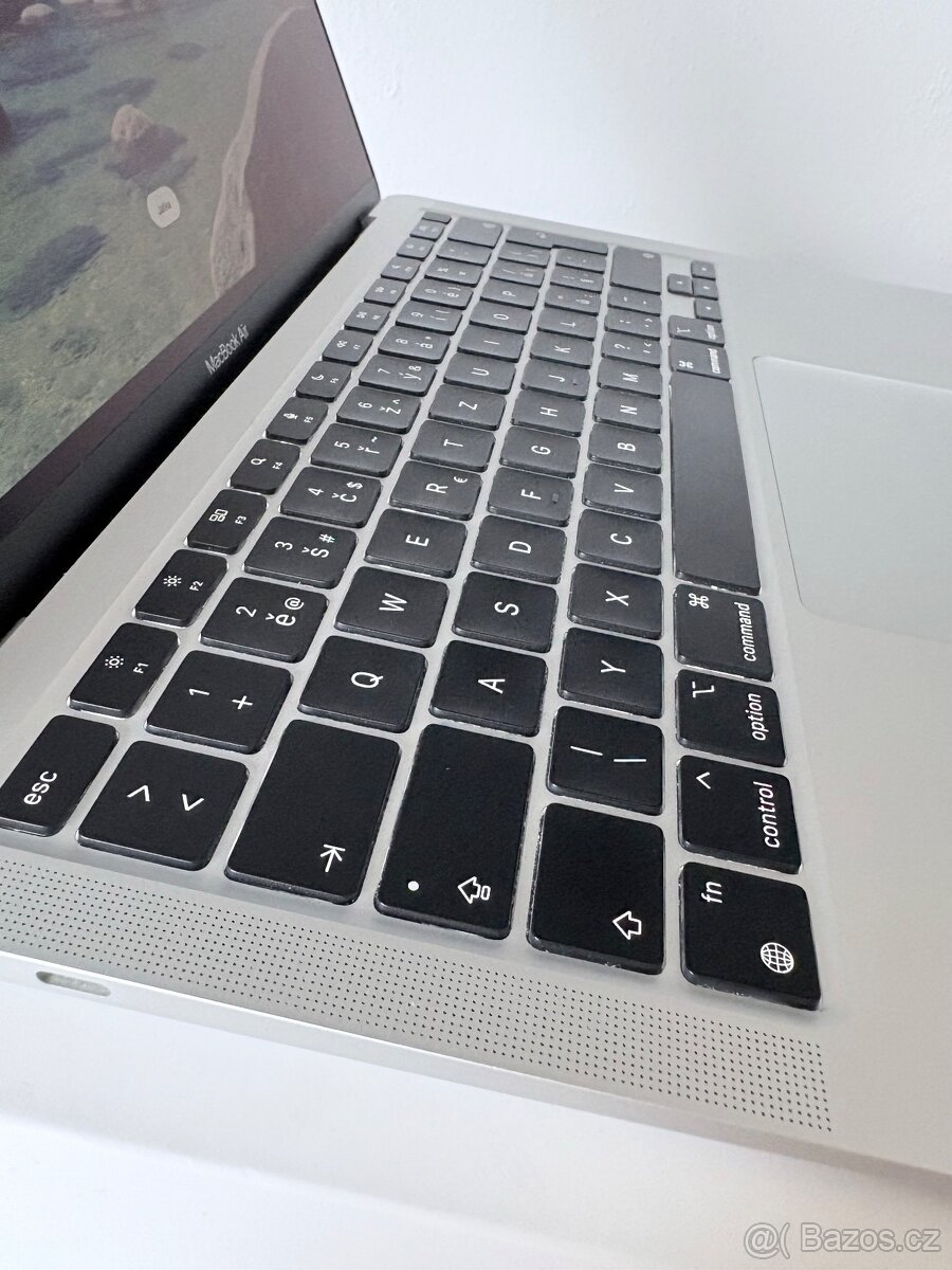 MacBook Air M1 Stříbrný CZ | TOP stav - 4