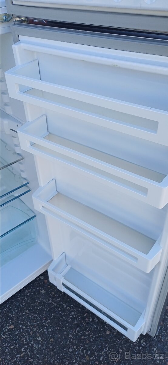 Lednice s mrazákem jako nová - 4