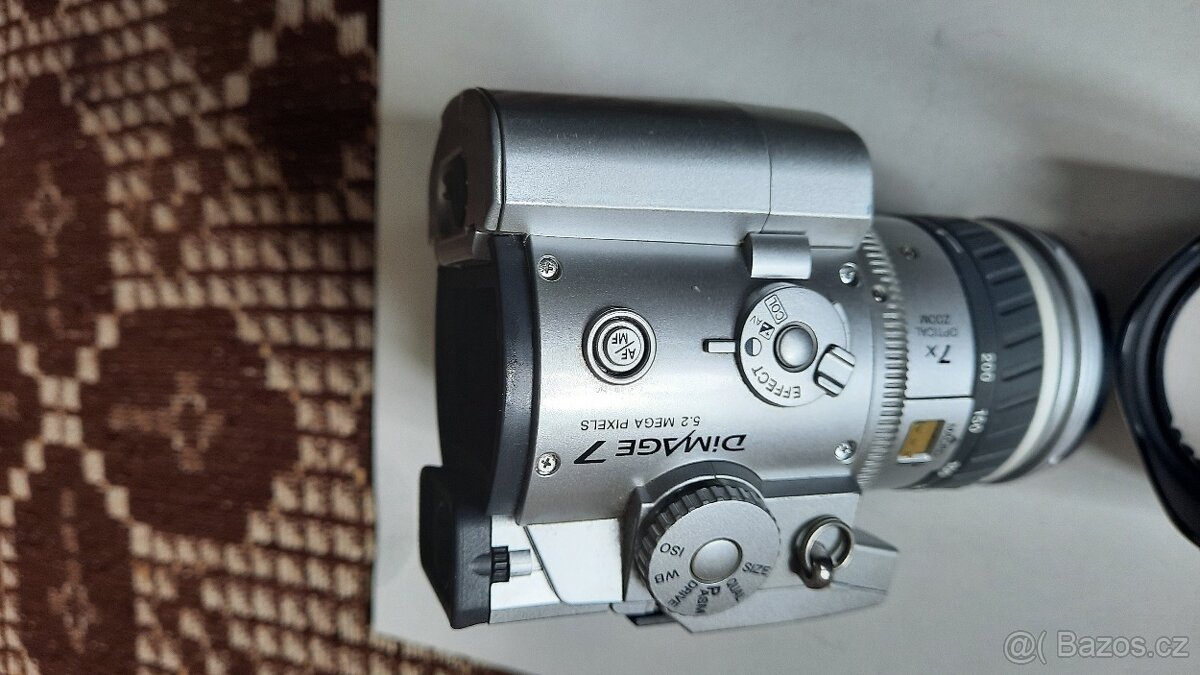 Minolta Dimage 7 - sleva - 4