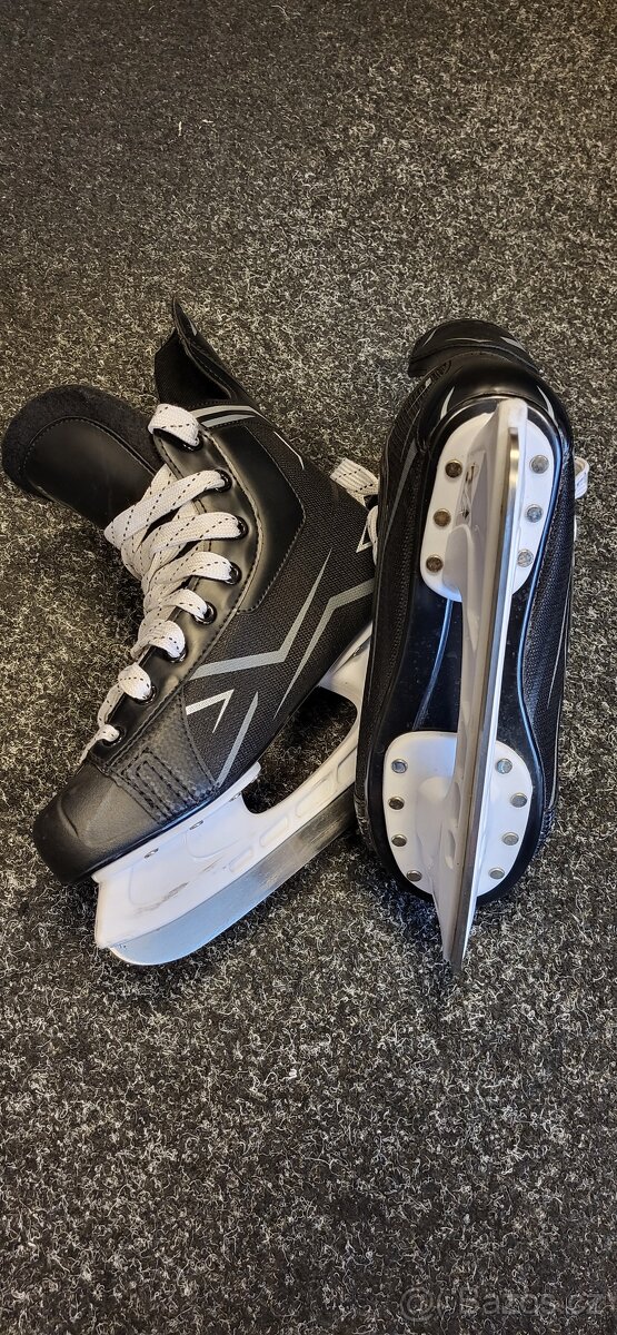 Prodám pán.brusle CROWNED vel.39 - 4