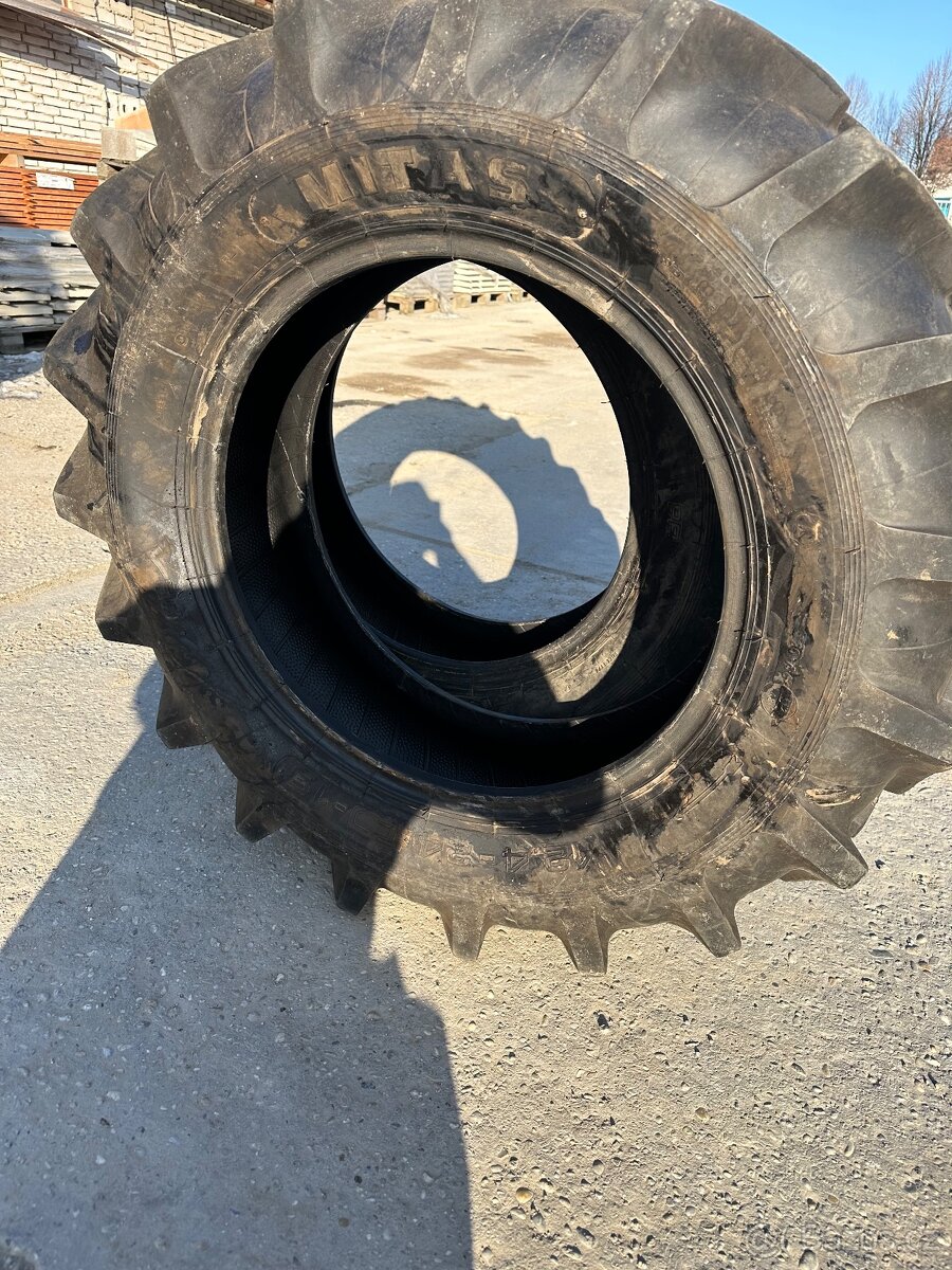 Podám přední pneu Zetor - 4