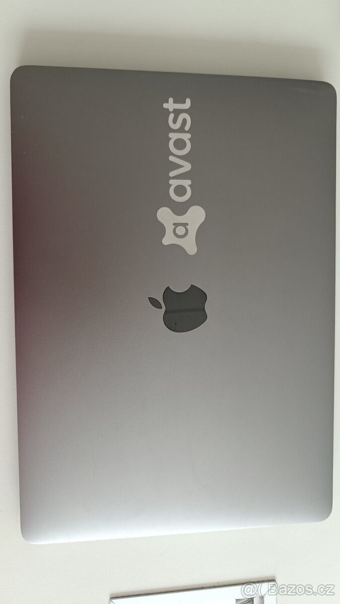 Prodám MacBook Pro (13-inch, 2018, Four Thunderbolt 3 Ports) - 4