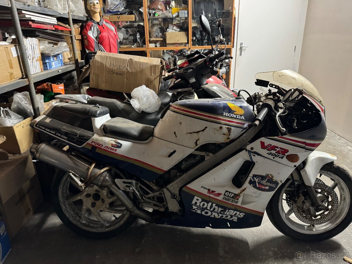 Honda VFR 400R - 4