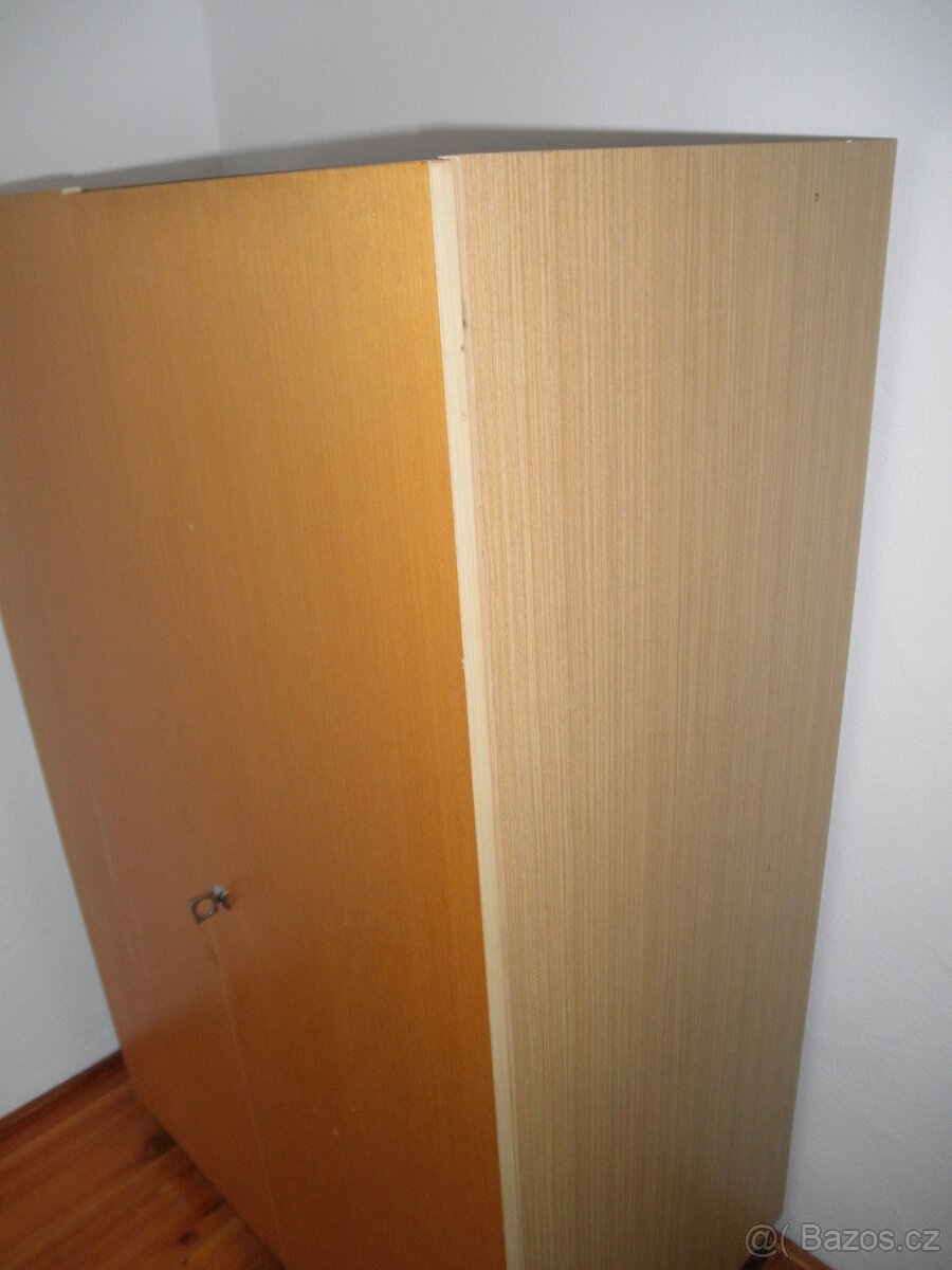 Šatní skříň. - 4