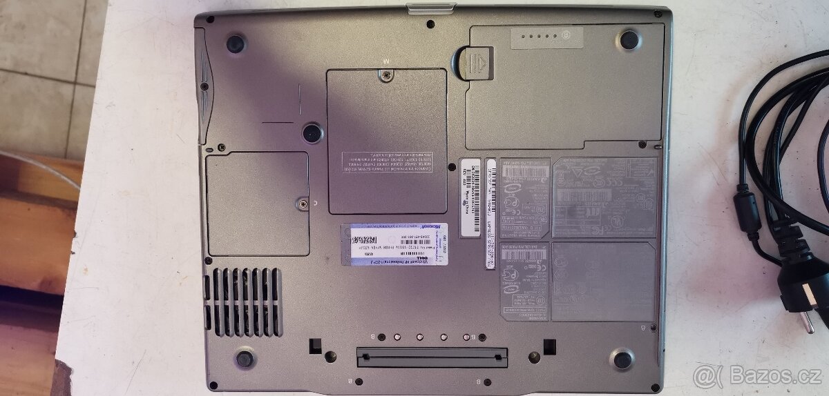 Dell Latitude D600 - 4