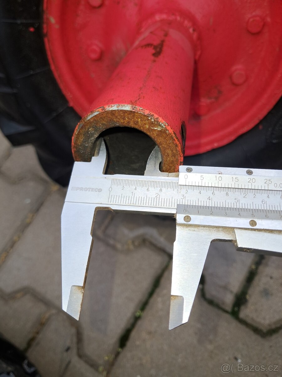 Kola 4,00-8. Vari,tera,maunfild - 4