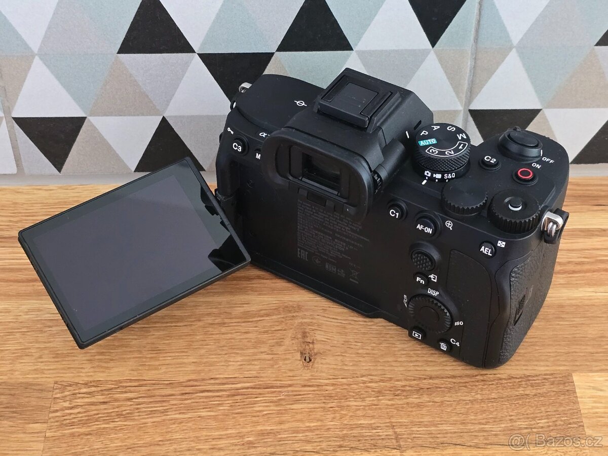 Sony A7IV pouze 300 expozic - 4
