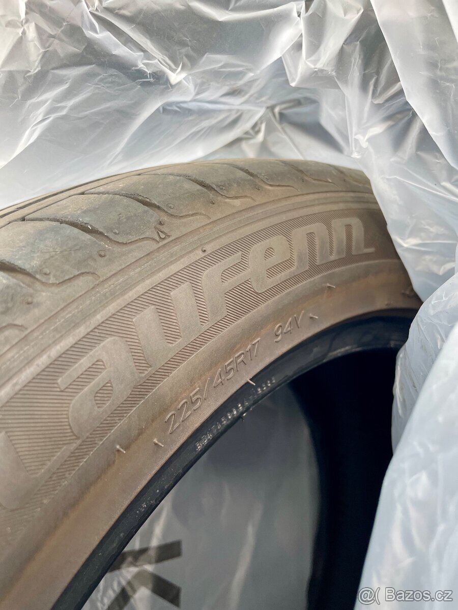 Laufenn 225/45 R17 94V DOT 1023 - 4