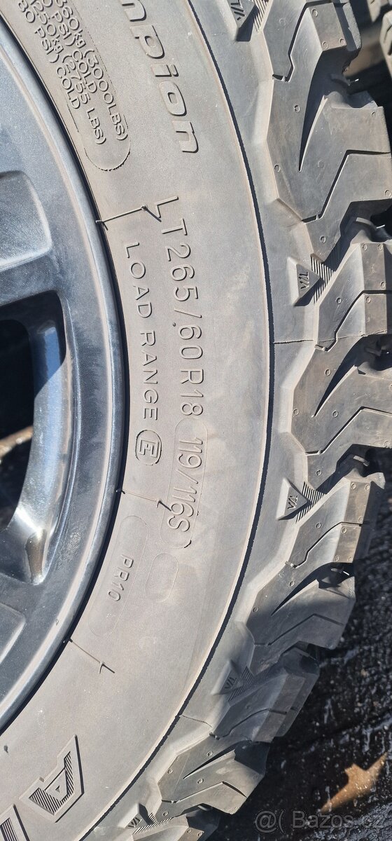 BF Goodrich all terrain 265/60 r18 - 4