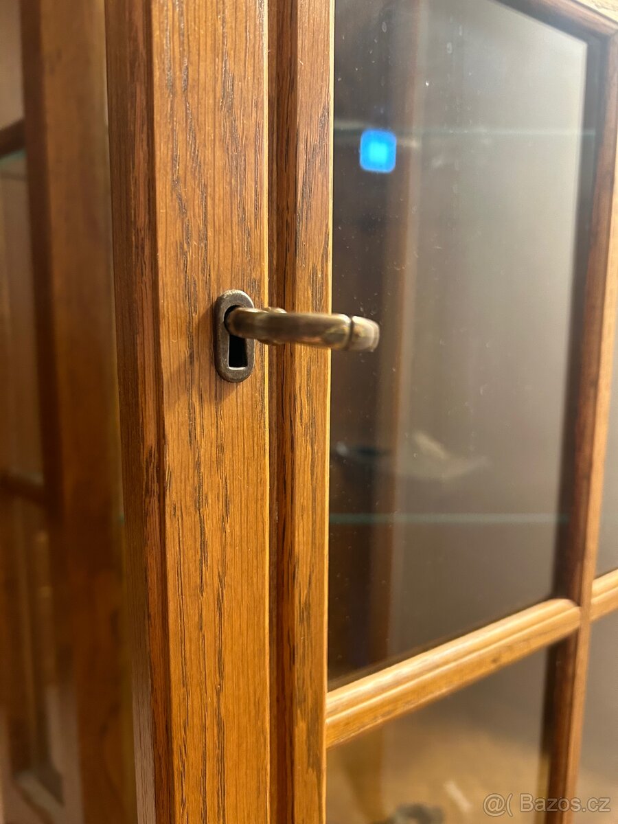 Prodám Vitrínu - 4