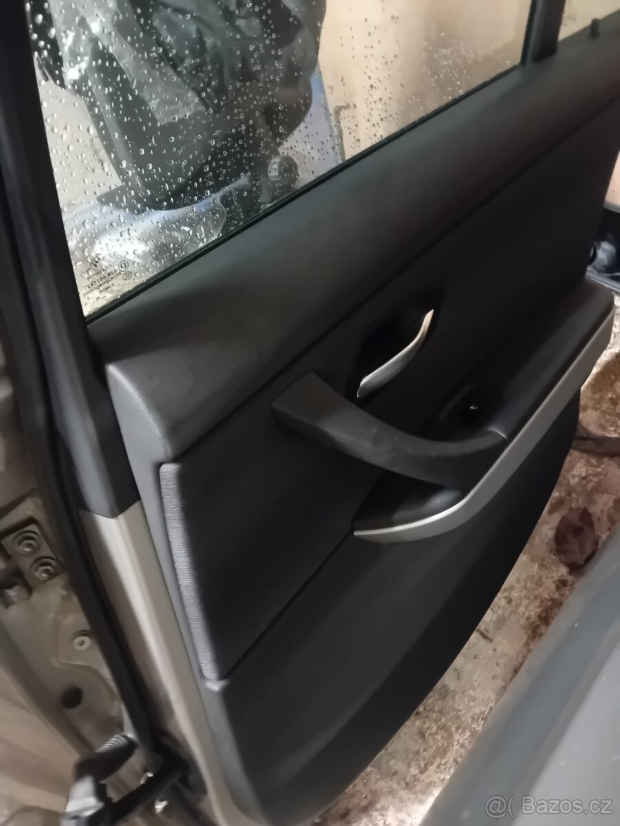 Interier BMM e90 318d r.v 2008 - 4