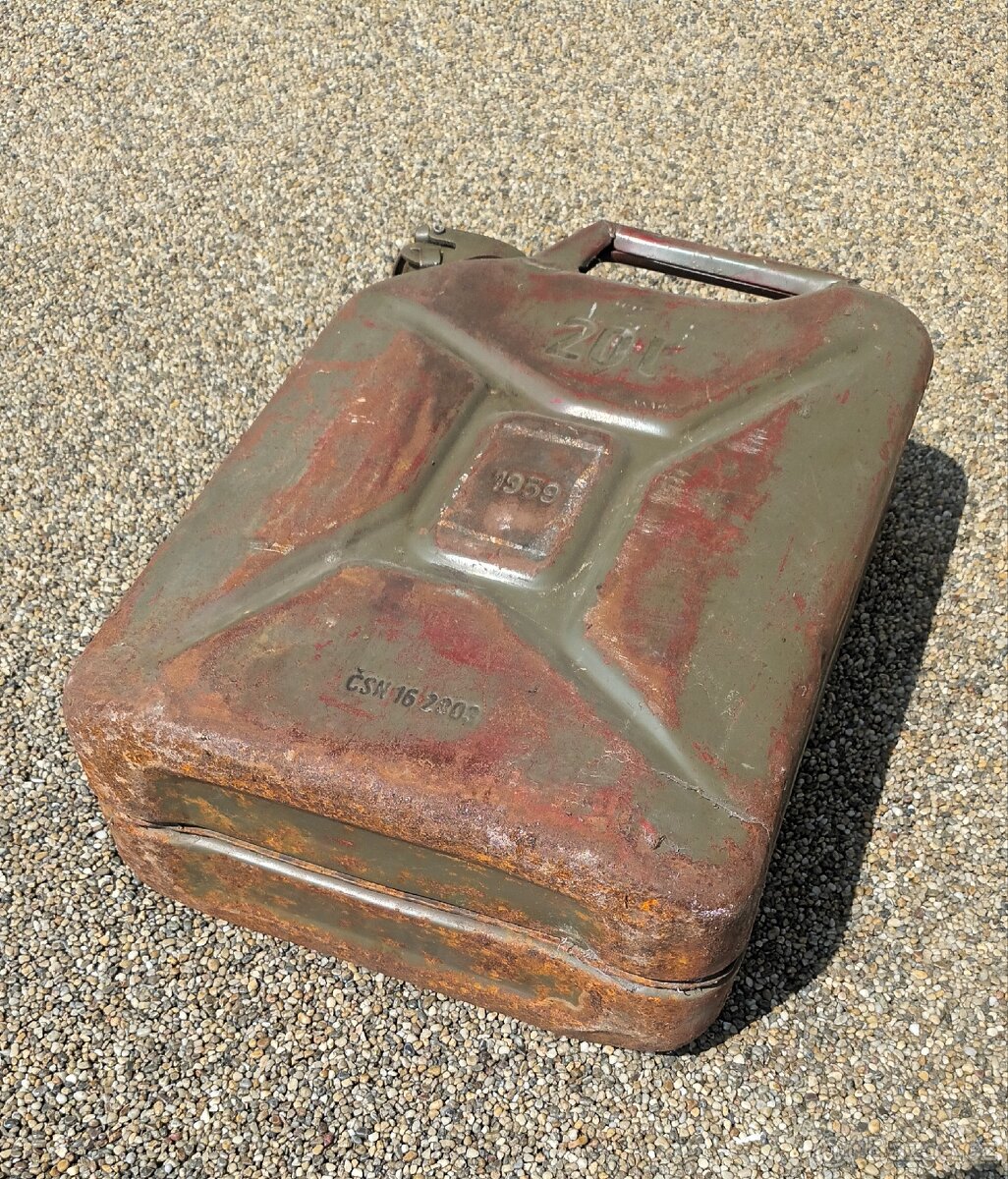 20lt kanystr 1959 do veterána
- 4