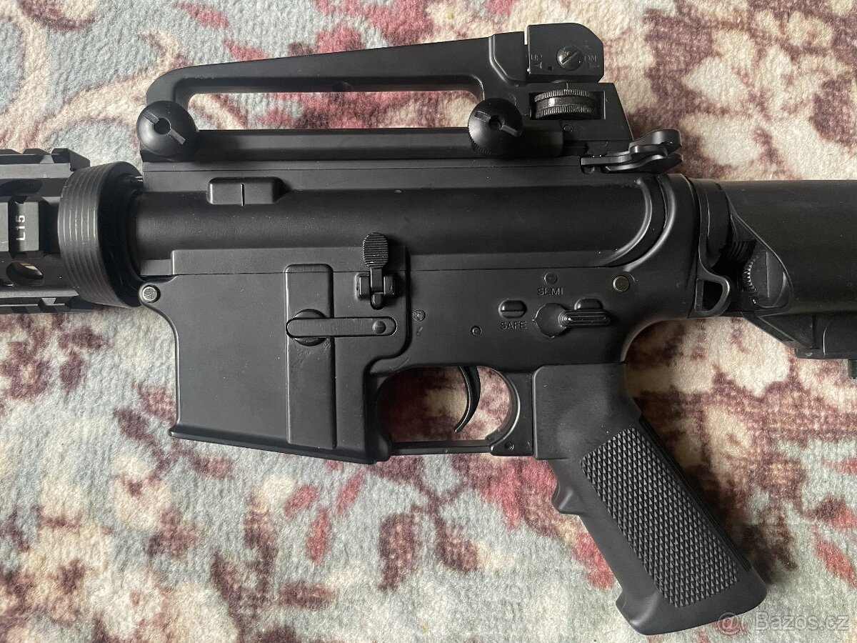 Colt M4 RIS - celokov CYMA - 4