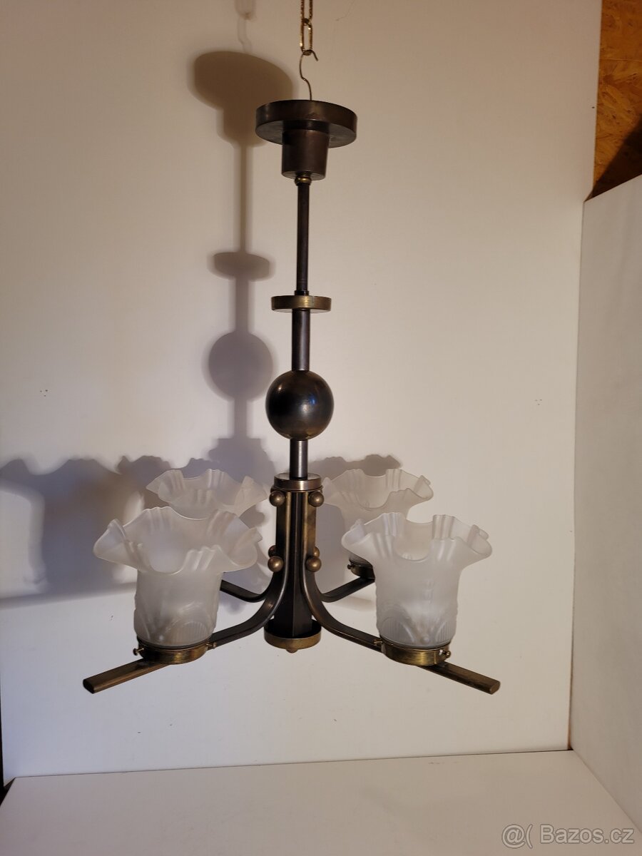 pěkný mosazný Art Deco lustr, matová stínidla - 4