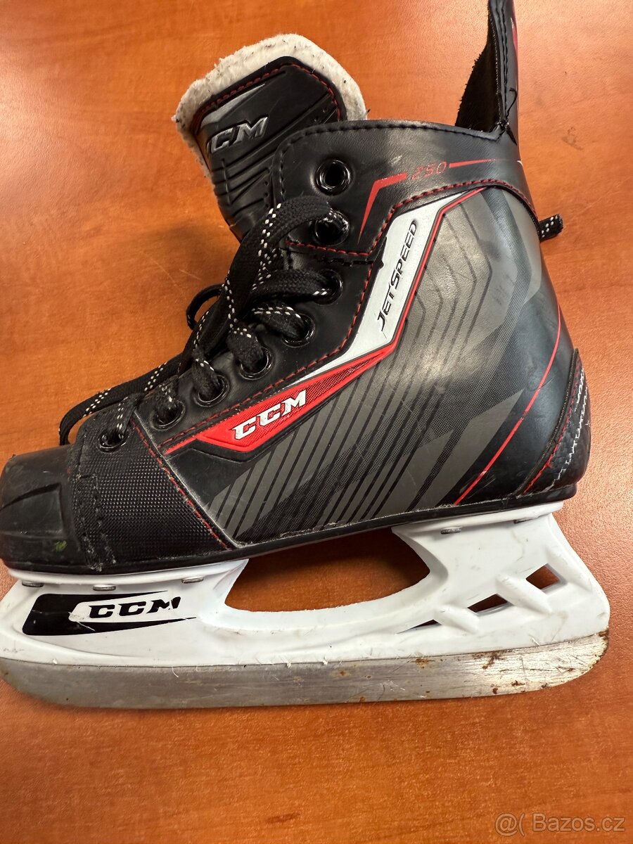 hokejove brusle CCM vel 31 - 4