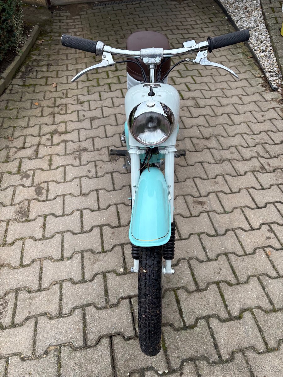 Jawa 555 - 4