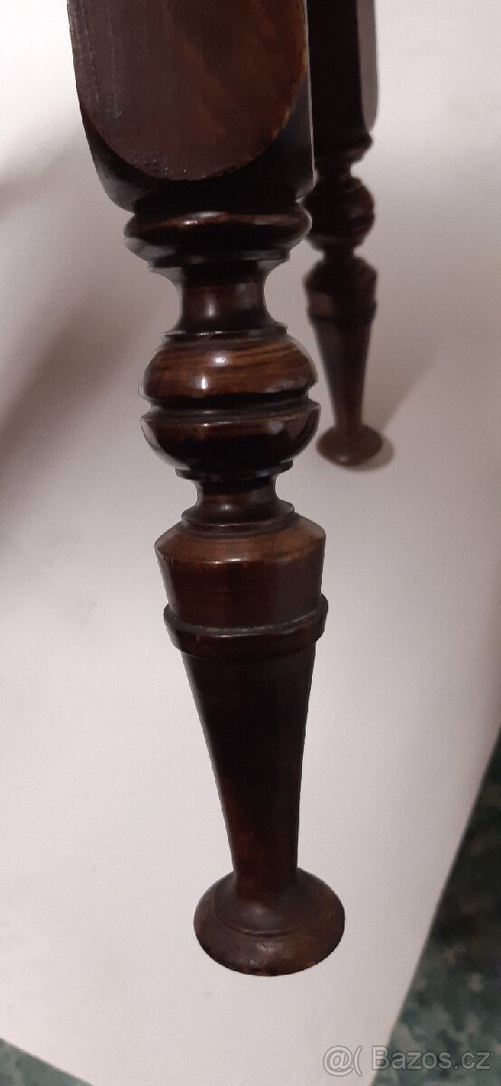 Prodám starožitný čajový stolek - 4