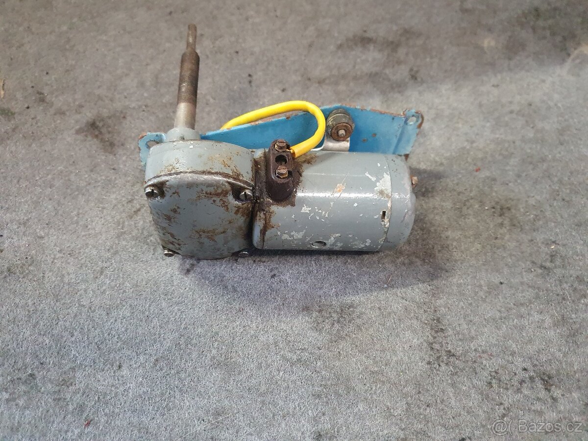Motorek stěračů 12v - 4