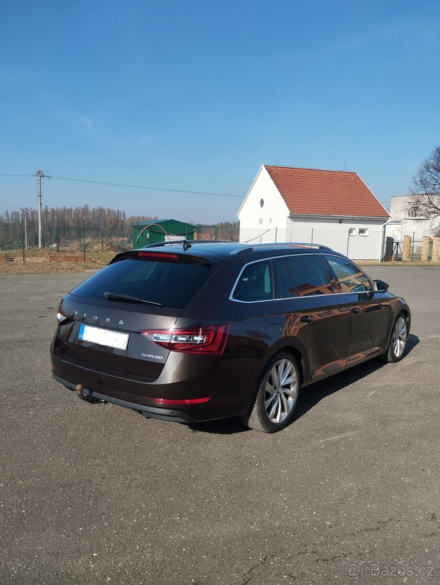 Škoda Superb 3 kombi 2.0 tdi 110kw - 4