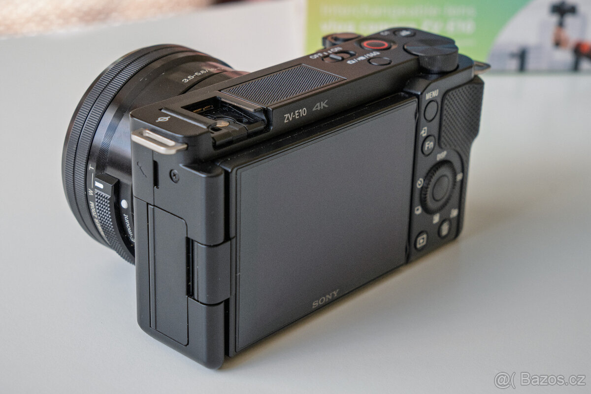 Sony ZV-E10 + 16–50 mm - 4