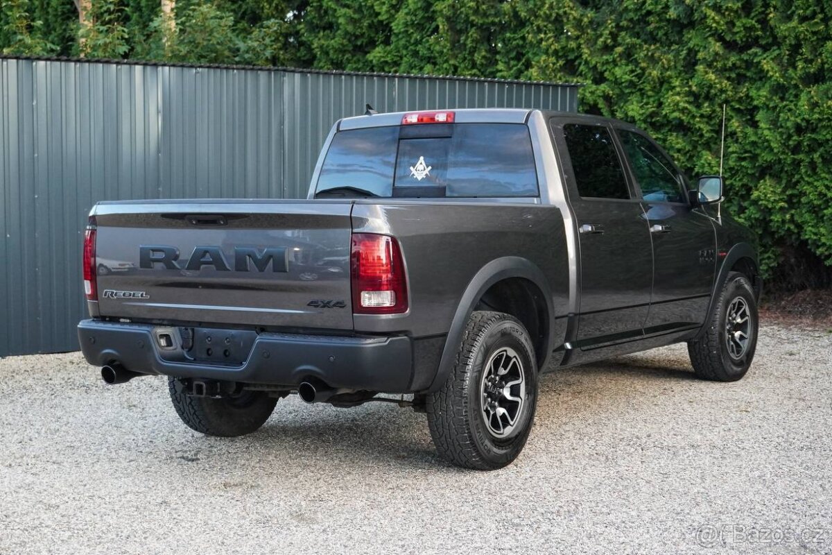 Dodge RAM 1500 5.7 HEMI V8 4x4 REBEL EDITION – TOP STAV