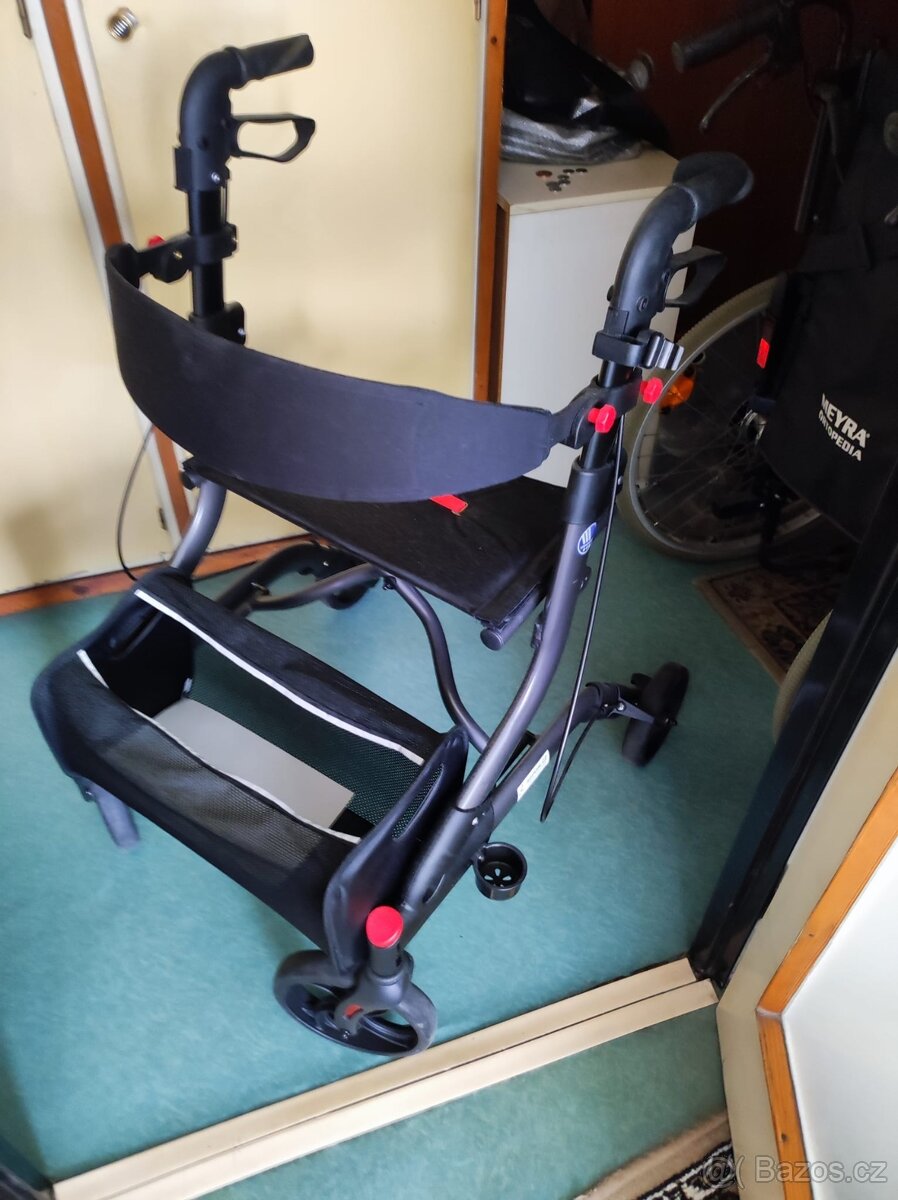 Čtyřkolové lehčené chodiltko Four light - 4