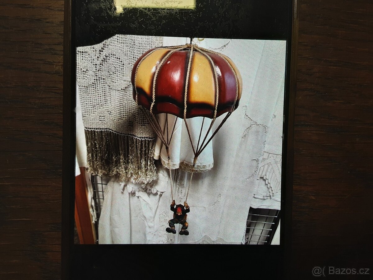 Závěsná dekorace - parašutista - 4