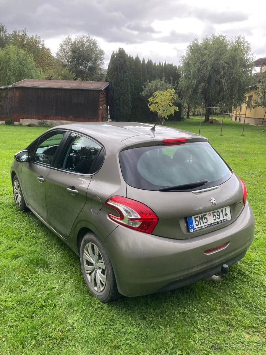 Peugeot 208 1,4 HDI 2015 ČR - 4