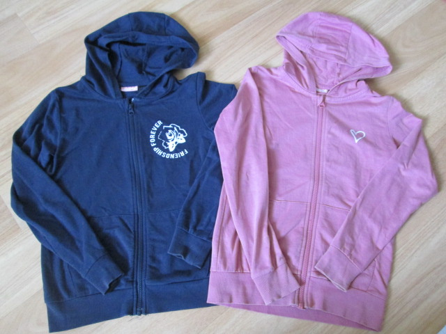 Mikiny 2ks slabé vel. 134/140 - 4