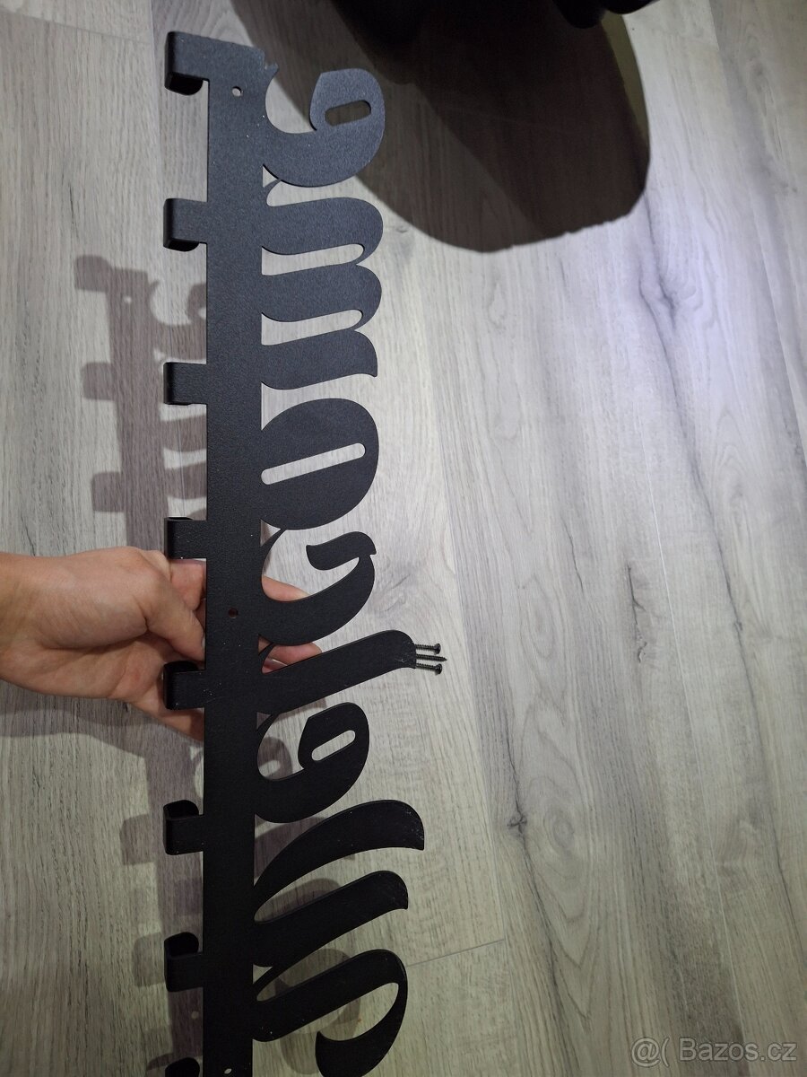 Věšák na bundy - 4