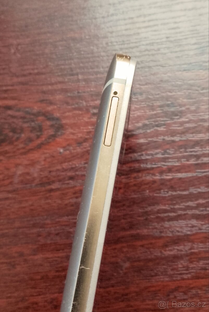 Mobilní telefon - 4