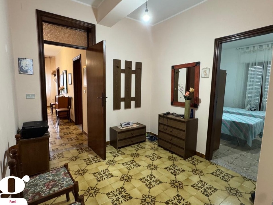 Prodej komfortního zař. bytu 4+1, 120 m2, Patti, Sicílie - 4