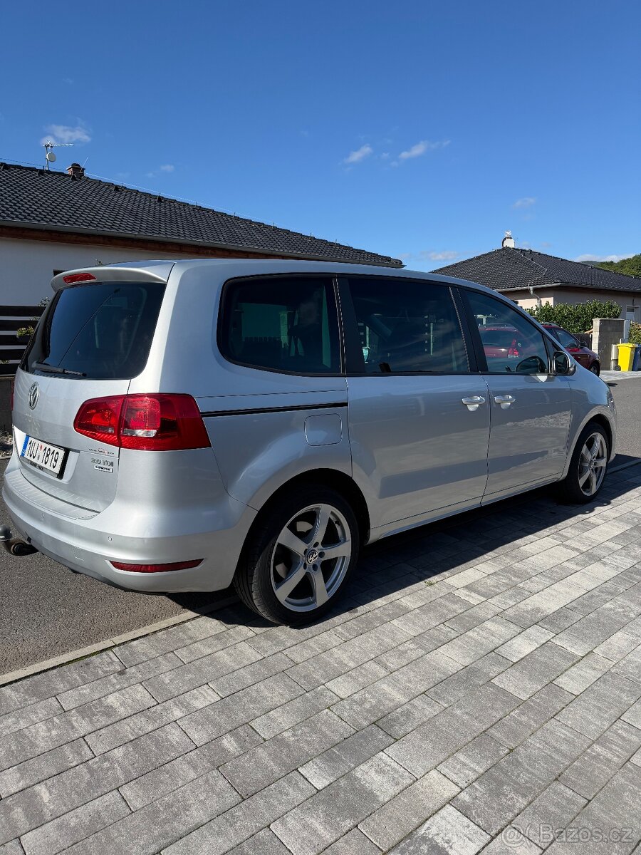 VW Sharan 2,0 tdi - 4