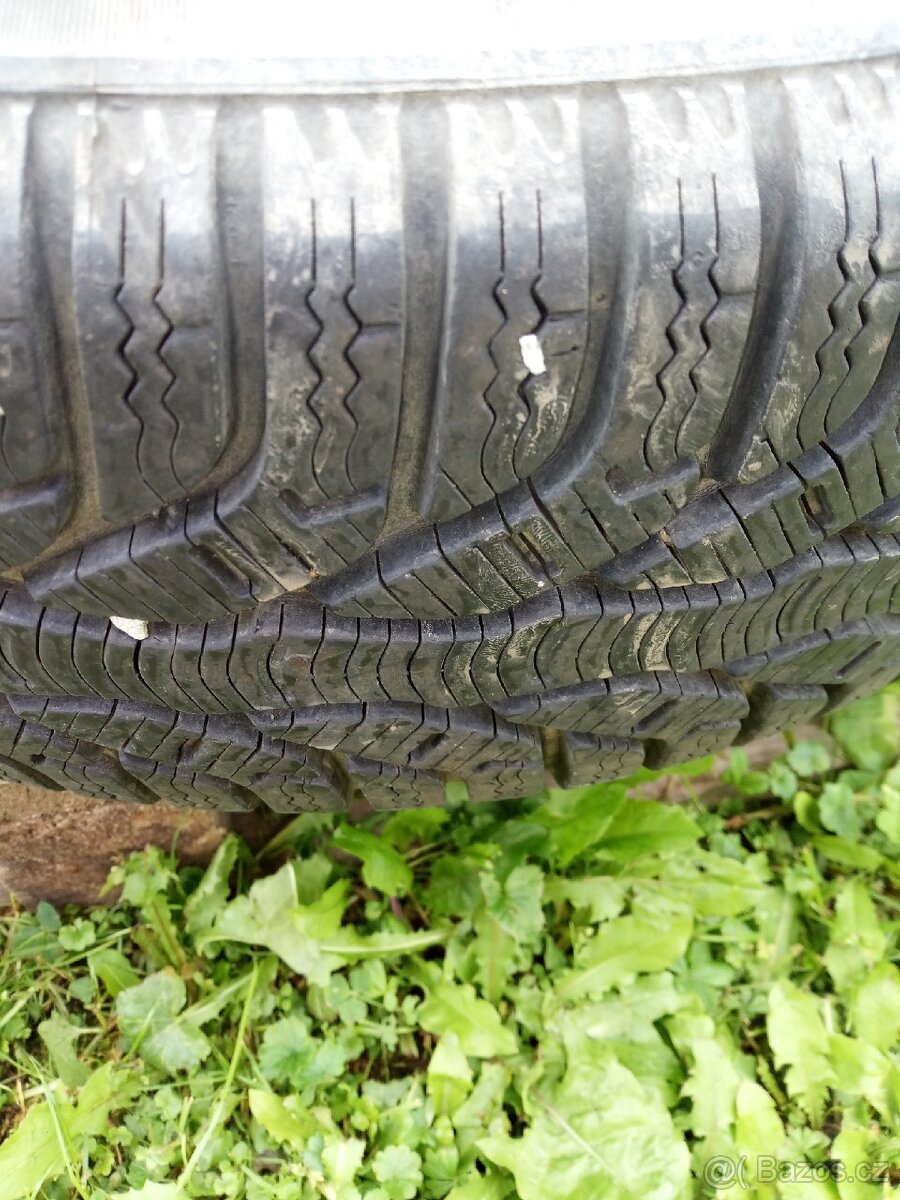 Zimní pneumatiky s ráfky 175/70/R14 - 4