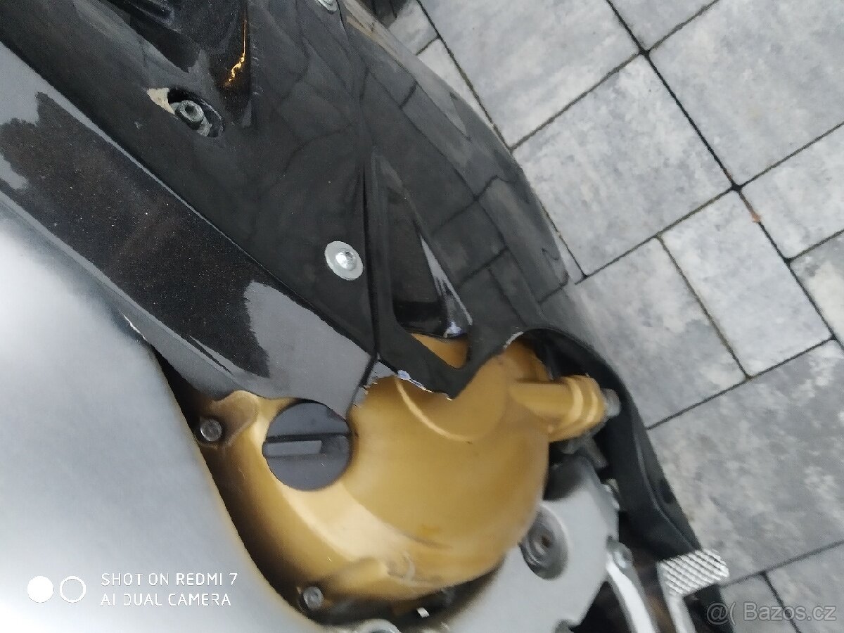 Yamaha YZF R1 díly - 4