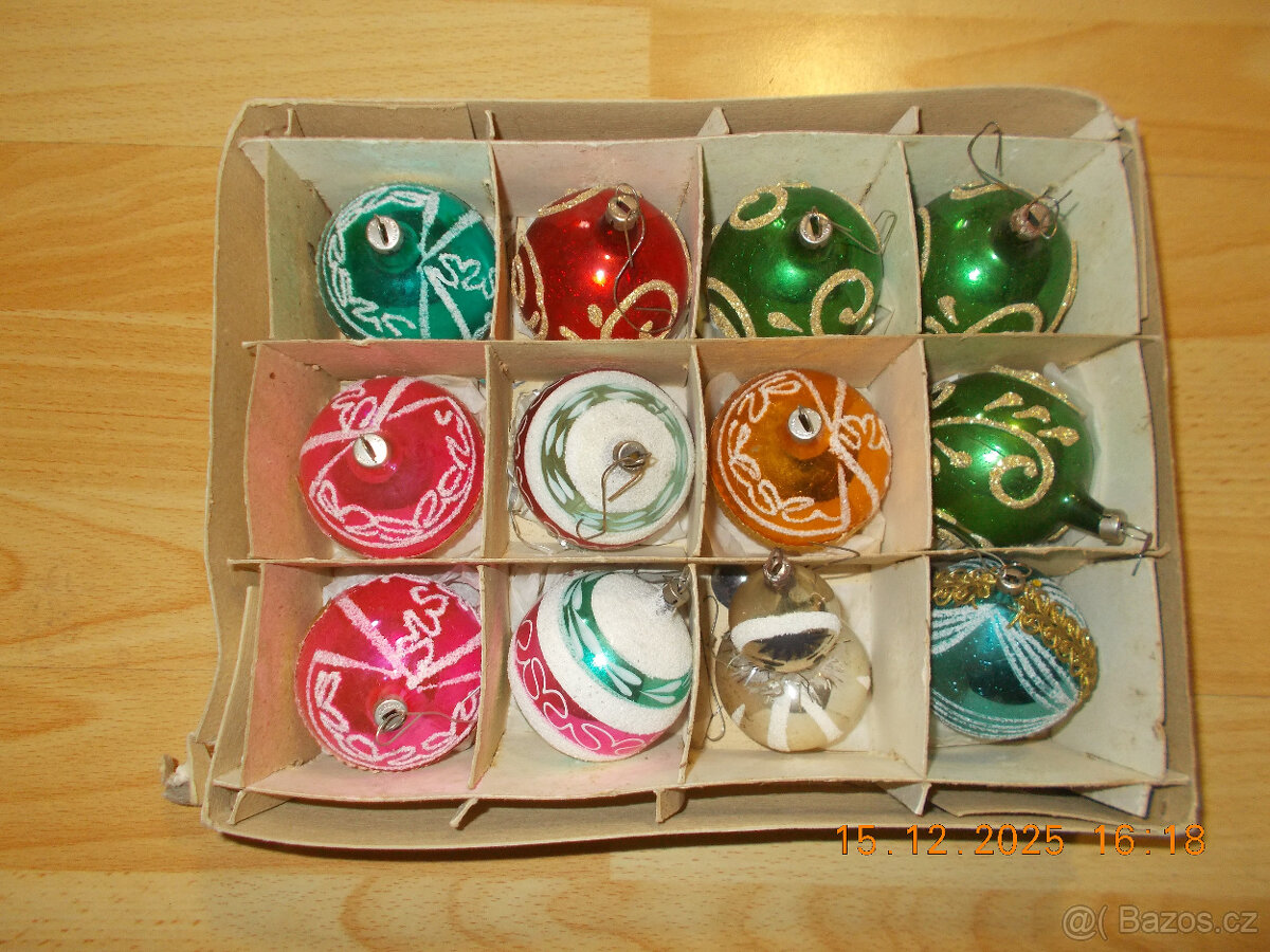 Prodej vánočních ozdob. - 4