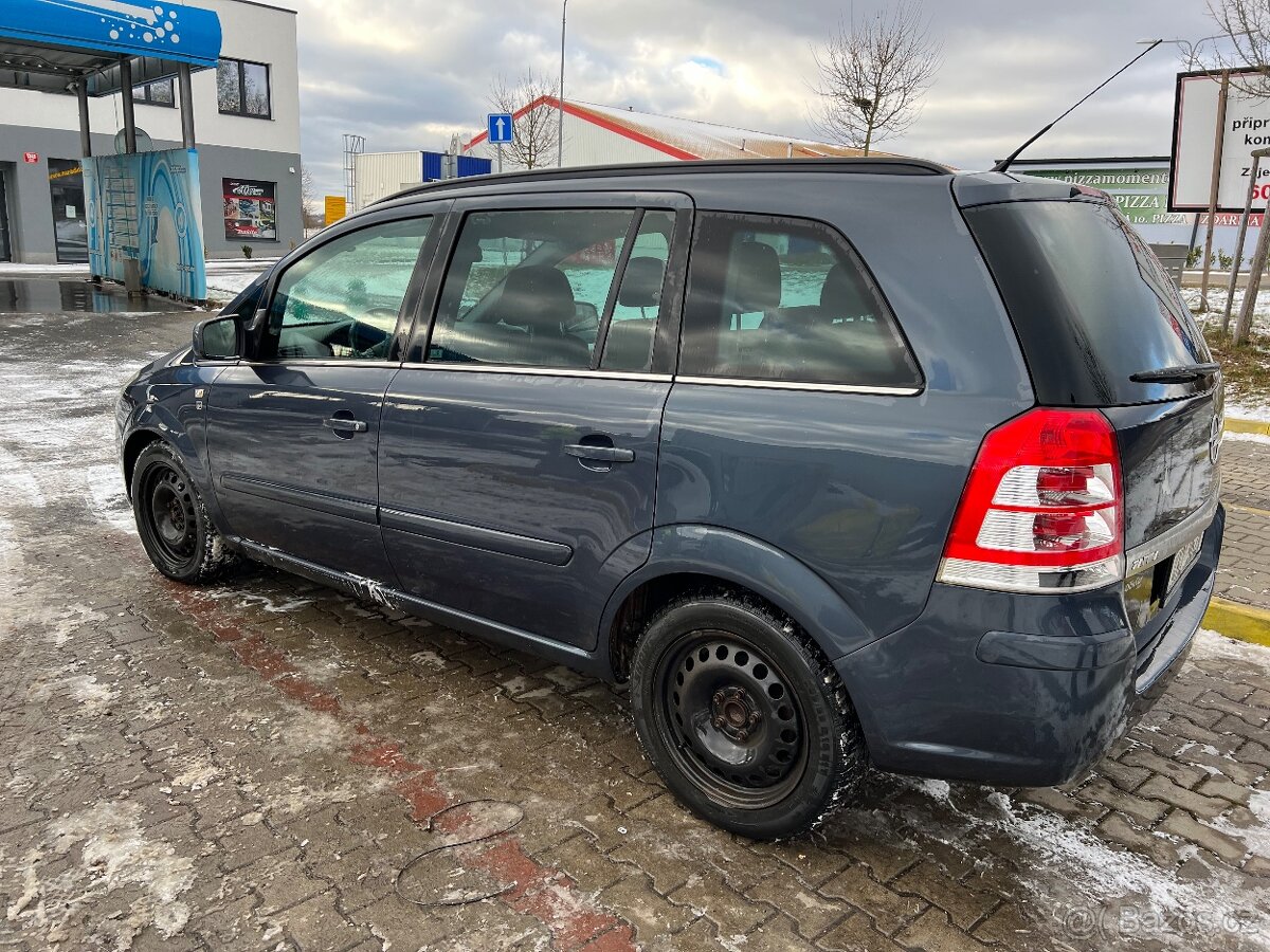 Opel Zafira 1.7 CDTI, 7 míst, manuál, 2010 - 4
