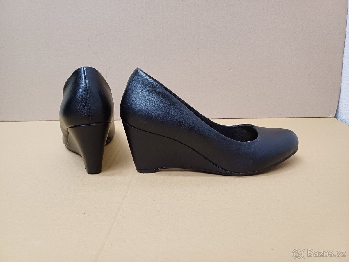 Černé lodičky na klínku vel.37 - 4