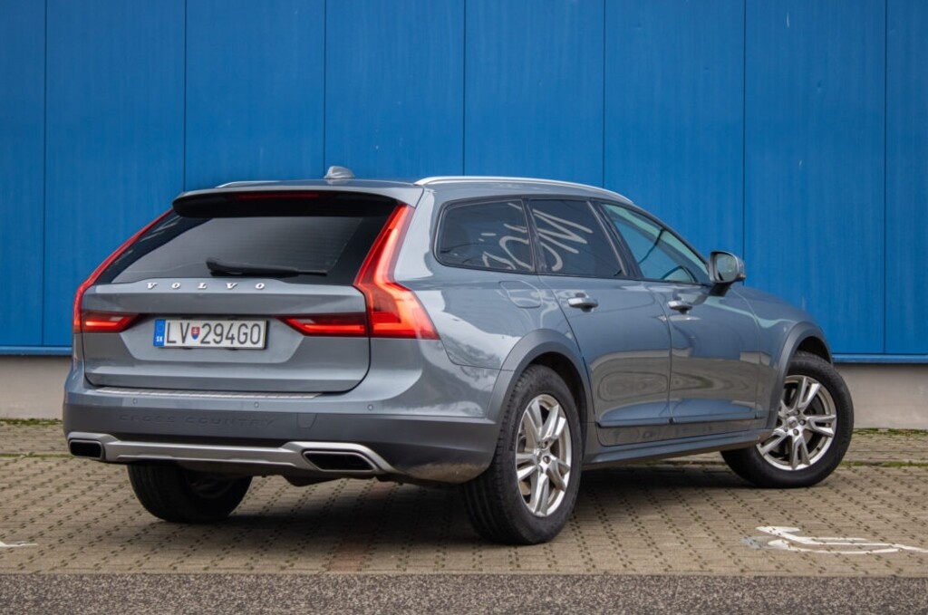 Volvo V90 Cross Country 2.0 D - 4